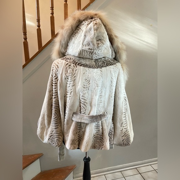Luxurious Iceberg Laser Cut Perl Sheared Mink Fur Jacket/Cape Style Jacket NWT🏷️ - Picture 8 of 12